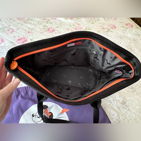 Harvey’s Mickey & Friends Halloween Set - Picture 7 of 8